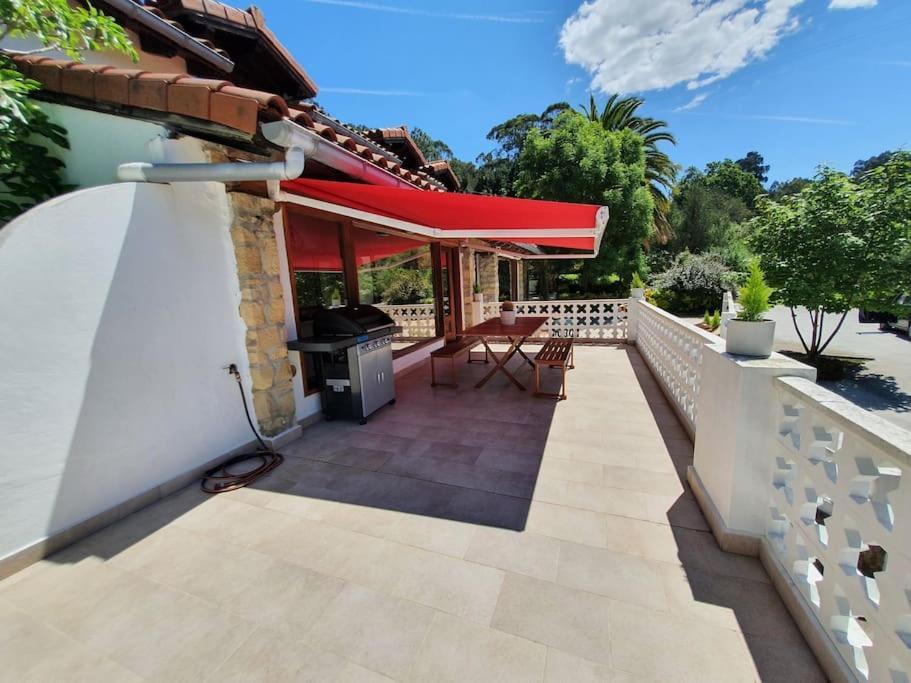Dreams And Friends On The Coast Of Bilbao. Villa Getxo Exterior photo